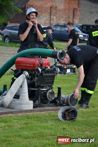 Zdjęcie w galerii na portalu naszraciborz.pl: Strażacy z Roszkowa z nowym rekordem na zawodach w Rudyszwałdzie wiadomości z regionu