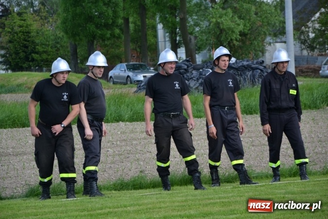 Zdjęcie w galerii na portalu naszraciborz.pl: Strażacy z Roszkowa z nowym rekordem na zawodach w Rudyszwałdzie wiadomości z regionu
