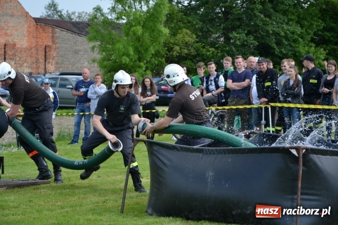 Zdjęcie w galerii na portalu naszraciborz.pl: Strażacy z Roszkowa z nowym rekordem na zawodach w Rudyszwałdzie wiadomości z regionu