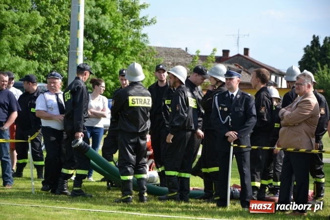Zdjęcie w galerii na portalu naszraciborz.pl: Strażacy z Roszkowa z nowym rekordem na zawodach w Rudyszwałdzie wiadomości z regionu