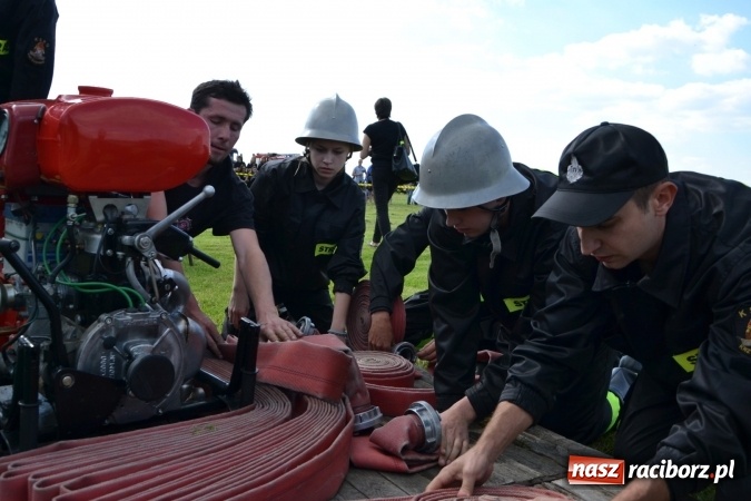 Zdjęcie w galerii na portalu naszraciborz.pl: Strażacy z Roszkowa z nowym rekordem na zawodach w Rudyszwałdzie wiadomości z regionu