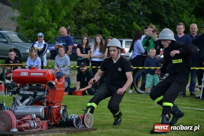 Zdjęcie w galerii na portalu naszraciborz.pl: Strażacy z Roszkowa z nowym rekordem na zawodach w Rudyszwałdzie wiadomości z regionu
