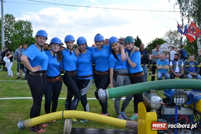 Zdjęcie w galerii na portalu naszraciborz.pl: Strażacy z Roszkowa z nowym rekordem na zawodach w Rudyszwałdzie wiadomości z regionu
