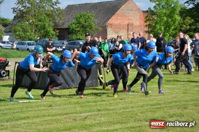 Zdjęcie w galerii na portalu naszraciborz.pl: Strażacy z Roszkowa z nowym rekordem na zawodach w Rudyszwałdzie wiadomości z regionu
