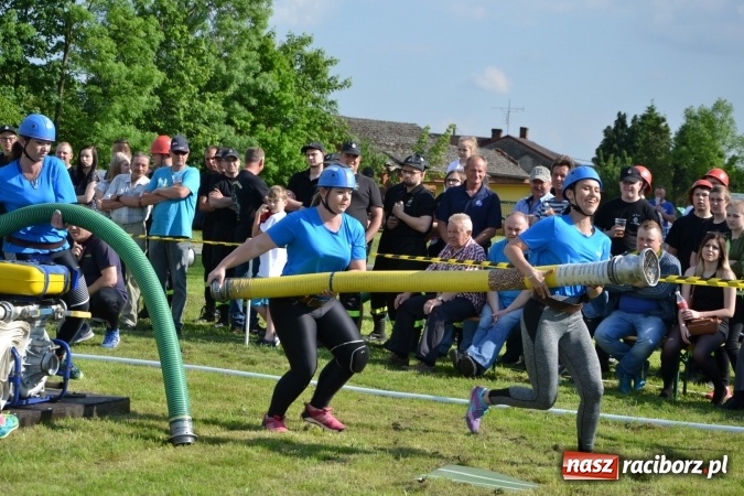Zdjęcie w galerii na portalu naszraciborz.pl: Strażacy z Roszkowa z nowym rekordem na zawodach w Rudyszwałdzie wiadomości z regionu