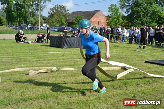 Zdjęcie w galerii na portalu naszraciborz.pl: Strażacy z Roszkowa z nowym rekordem na zawodach w Rudyszwałdzie wiadomości z regionu