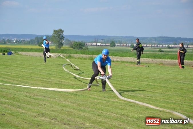Zdjęcie w galerii na portalu naszraciborz.pl: Strażacy z Roszkowa z nowym rekordem na zawodach w Rudyszwałdzie wiadomości z regionu