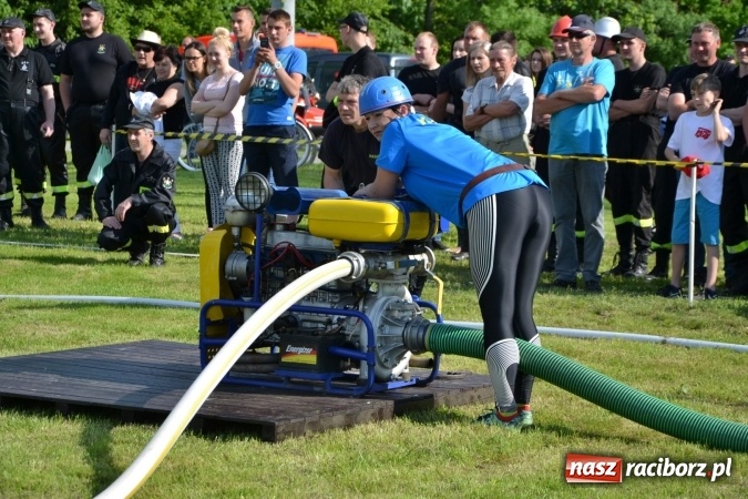 Zdjęcie w galerii na portalu naszraciborz.pl: Strażacy z Roszkowa z nowym rekordem na zawodach w Rudyszwałdzie wiadomości z regionu