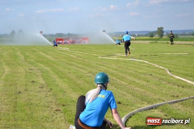 Zdjęcie w galerii na portalu naszraciborz.pl: Strażacy z Roszkowa z nowym rekordem na zawodach w Rudyszwałdzie wiadomości z regionu