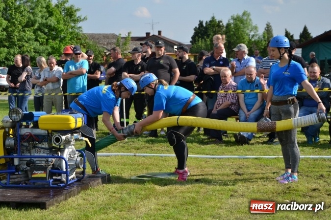 Zdjęcie w galerii na portalu naszraciborz.pl: Strażacy z Roszkowa z nowym rekordem na zawodach w Rudyszwałdzie wiadomości z regionu