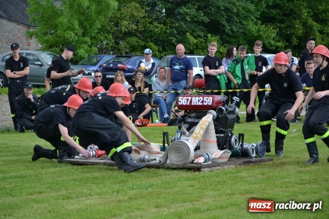 Zdjęcie w galerii na portalu naszraciborz.pl: Strażacy z Roszkowa z nowym rekordem na zawodach w Rudyszwałdzie wiadomości z regionu