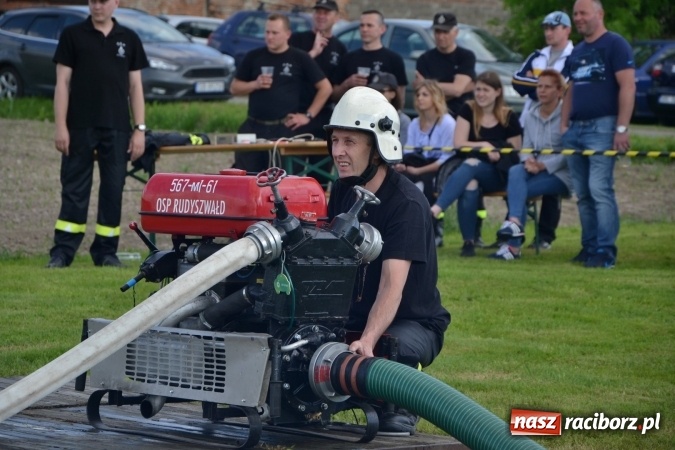 Zdjęcie w galerii na portalu naszraciborz.pl: Strażacy z Roszkowa z nowym rekordem na zawodach w Rudyszwałdzie wiadomości z regionu