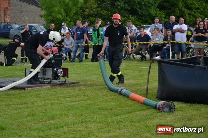 Zdjęcie w galerii na portalu naszraciborz.pl: Strażacy z Roszkowa z nowym rekordem na zawodach w Rudyszwałdzie wiadomości z regionu