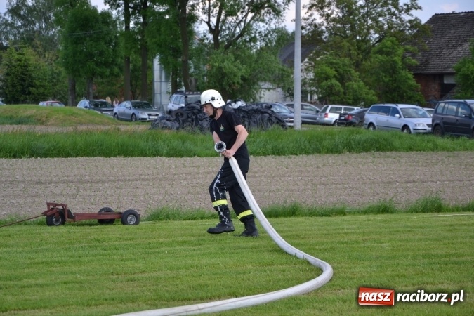 Zdjęcie w galerii na portalu naszraciborz.pl: Strażacy z Roszkowa z nowym rekordem na zawodach w Rudyszwałdzie wiadomości z regionu