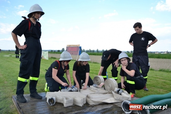 Zdjęcie w galerii na portalu naszraciborz.pl: Strażacy z Roszkowa z nowym rekordem na zawodach w Rudyszwałdzie wiadomości z regionu