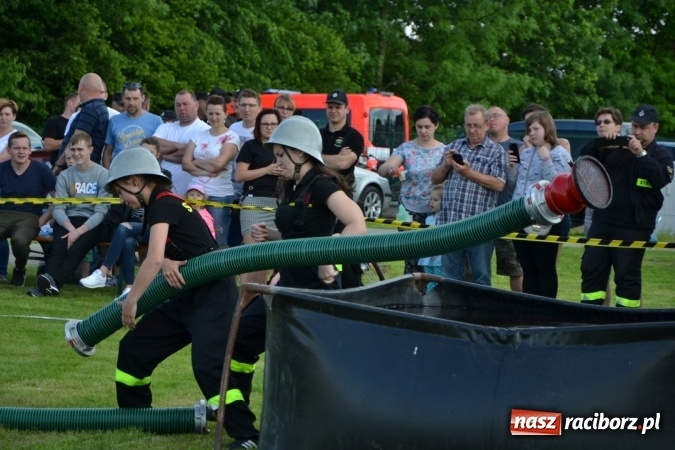 Zdjęcie w galerii na portalu naszraciborz.pl: Strażacy z Roszkowa z nowym rekordem na zawodach w Rudyszwałdzie wiadomości z regionu