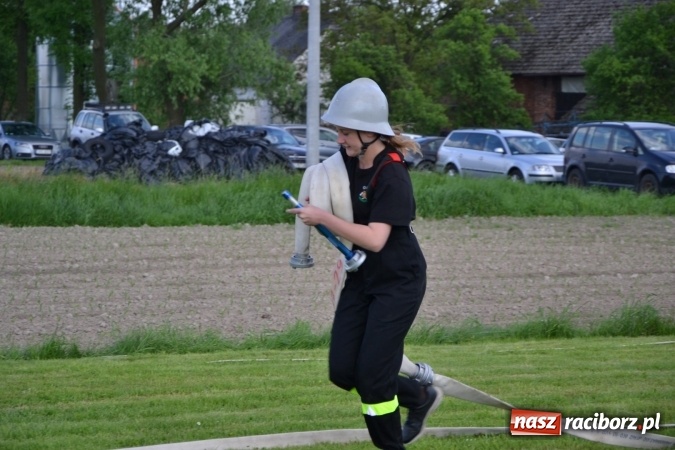 Zdjęcie w galerii na portalu naszraciborz.pl: Strażacy z Roszkowa z nowym rekordem na zawodach w Rudyszwałdzie wiadomości z regionu