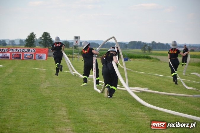 Zdjęcie w galerii na portalu naszraciborz.pl: Strażacy z Roszkowa z nowym rekordem na zawodach w Rudyszwałdzie wiadomości z regionu