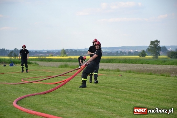 Zdjęcie w galerii na portalu naszraciborz.pl: Strażacy z Roszkowa z nowym rekordem na zawodach w Rudyszwałdzie wiadomości z regionu