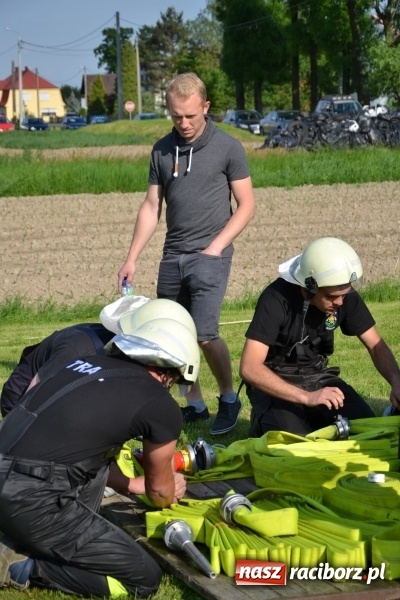 Zdjęcie w galerii na portalu naszraciborz.pl: Strażacy z Roszkowa z nowym rekordem na zawodach w Rudyszwałdzie wiadomości z regionu