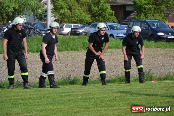 Zdjęcie w galerii na portalu naszraciborz.pl: Strażacy z Roszkowa z nowym rekordem na zawodach w Rudyszwałdzie wiadomości z regionu