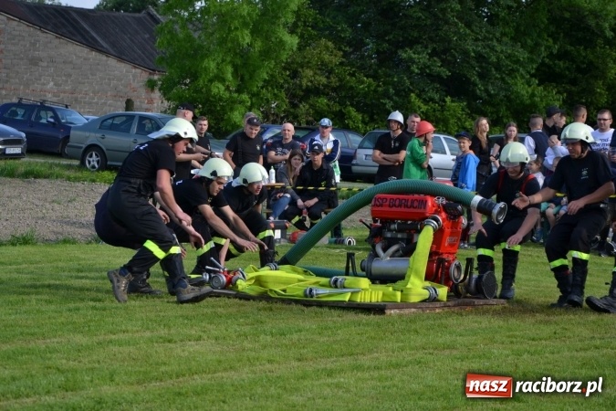 Zdjęcie w galerii na portalu naszraciborz.pl: Strażacy z Roszkowa z nowym rekordem na zawodach w Rudyszwałdzie wiadomości z regionu