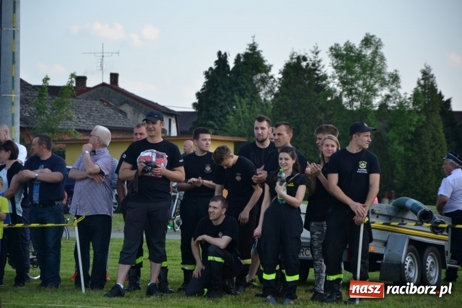 Zdjęcie w galerii na portalu naszraciborz.pl: Strażacy z Roszkowa z nowym rekordem na zawodach w Rudyszwałdzie wiadomości z regionu