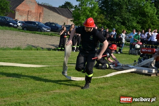 Zdjęcie w galerii na portalu naszraciborz.pl: Strażacy z Roszkowa z nowym rekordem na zawodach w Rudyszwałdzie wiadomości z regionu