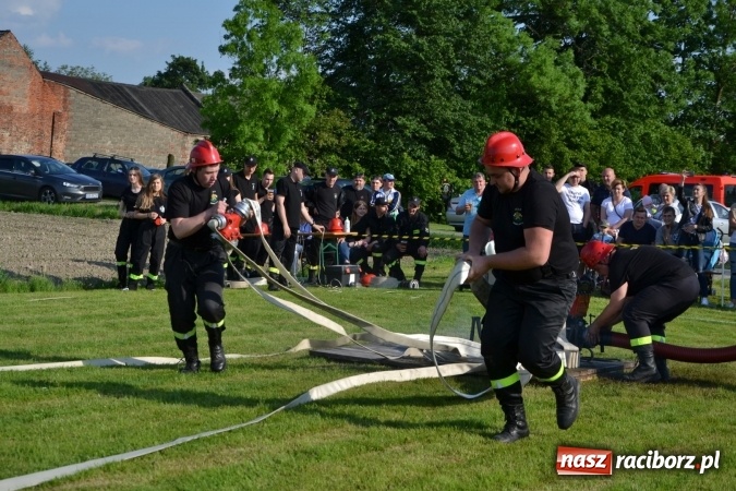 Zdjęcie w galerii na portalu naszraciborz.pl: Strażacy z Roszkowa z nowym rekordem na zawodach w Rudyszwałdzie wiadomości z regionu