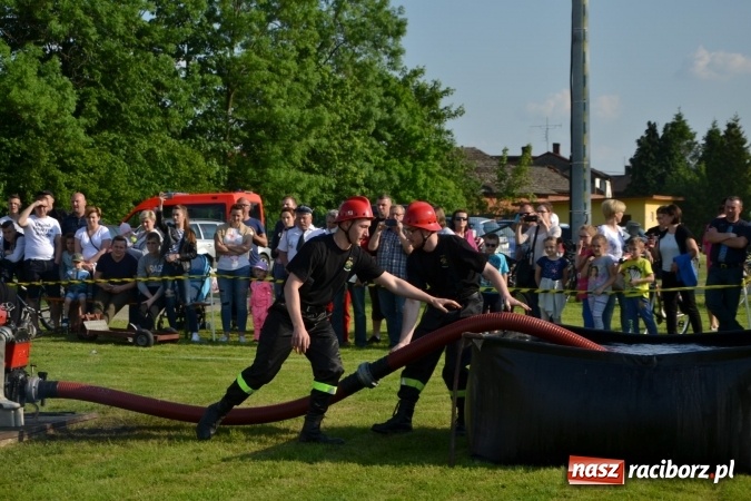 Zdjęcie w galerii na portalu naszraciborz.pl: Strażacy z Roszkowa z nowym rekordem na zawodach w Rudyszwałdzie wiadomości z regionu