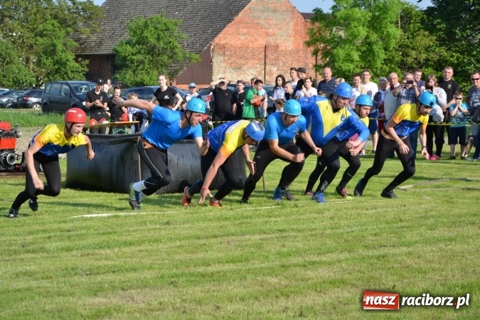 Zdjęcie w galerii na portalu naszraciborz.pl: Strażacy z Roszkowa z nowym rekordem na zawodach w Rudyszwałdzie wiadomości z regionu