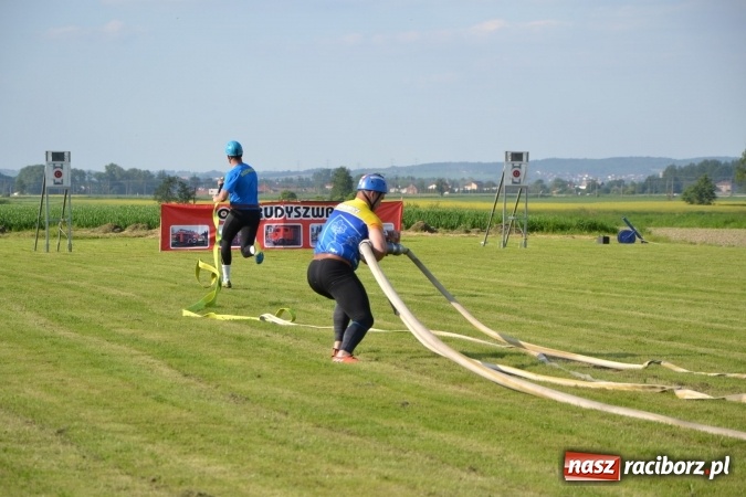 Zdjęcie w galerii na portalu naszraciborz.pl: Strażacy z Roszkowa z nowym rekordem na zawodach w Rudyszwałdzie wiadomości z regionu