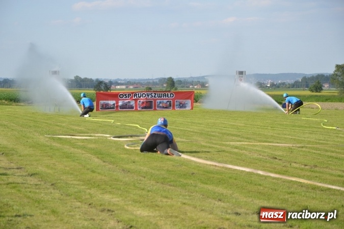 Zdjęcie w galerii na portalu naszraciborz.pl: Strażacy z Roszkowa z nowym rekordem na zawodach w Rudyszwałdzie wiadomości z regionu