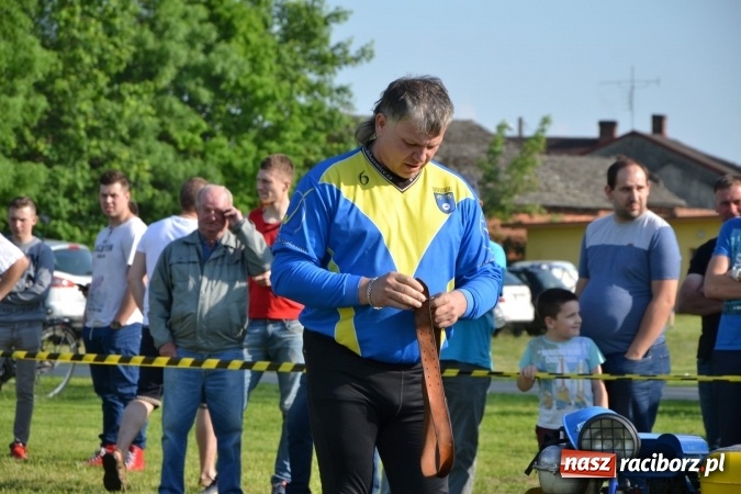 Zdjęcie w galerii na portalu naszraciborz.pl: Strażacy z Roszkowa z nowym rekordem na zawodach w Rudyszwałdzie wiadomości z regionu