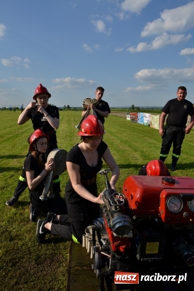 Zdjęcie w galerii na portalu naszraciborz.pl: Strażacy z Roszkowa z nowym rekordem na zawodach w Rudyszwałdzie wiadomości z regionu