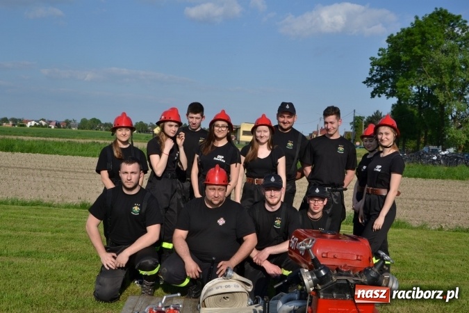 Zdjęcie w galerii na portalu naszraciborz.pl: Strażacy z Roszkowa z nowym rekordem na zawodach w Rudyszwałdzie wiadomości z regionu
