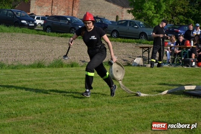 Zdjęcie w galerii na portalu naszraciborz.pl: Strażacy z Roszkowa z nowym rekordem na zawodach w Rudyszwałdzie wiadomości z regionu