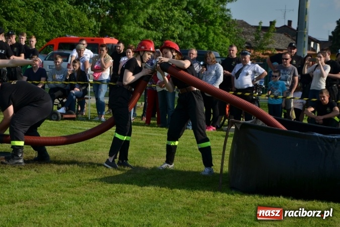 Zdjęcie w galerii na portalu naszraciborz.pl: Strażacy z Roszkowa z nowym rekordem na zawodach w Rudyszwałdzie wiadomości z regionu