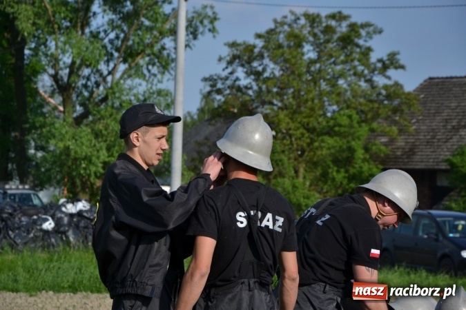 Zdjęcie w galerii na portalu naszraciborz.pl: Strażacy z Roszkowa z nowym rekordem na zawodach w Rudyszwałdzie wiadomości z regionu
