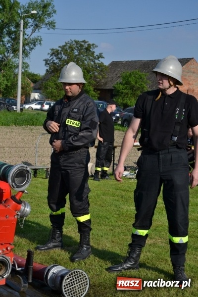 Zdjęcie w galerii na portalu naszraciborz.pl: Strażacy z Roszkowa z nowym rekordem na zawodach w Rudyszwałdzie wiadomości z regionu