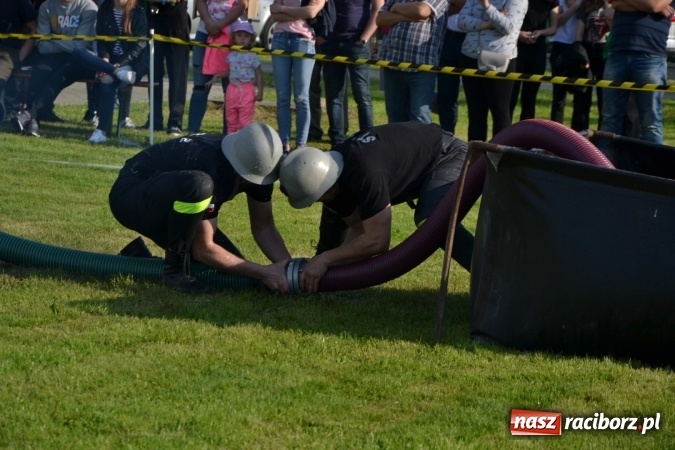Zdjęcie w galerii na portalu naszraciborz.pl: Strażacy z Roszkowa z nowym rekordem na zawodach w Rudyszwałdzie wiadomości z regionu