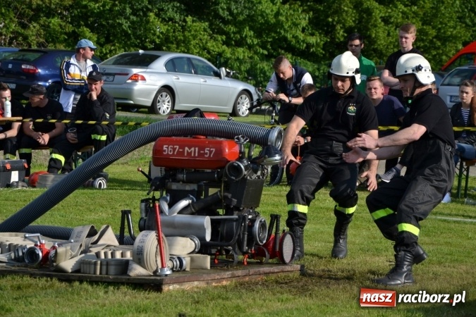 Zdjęcie w galerii na portalu naszraciborz.pl: Strażacy z Roszkowa z nowym rekordem na zawodach w Rudyszwałdzie wiadomości z regionu