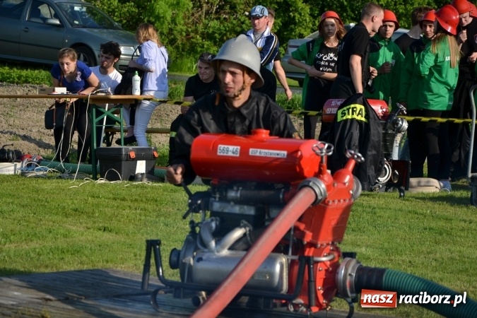 Zdjęcie w galerii na portalu naszraciborz.pl: Strażacy z Roszkowa z nowym rekordem na zawodach w Rudyszwałdzie wiadomości z regionu