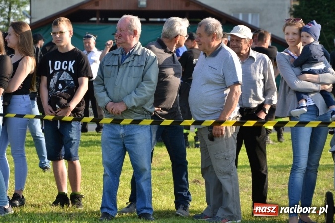 Zdjęcie w galerii na portalu naszraciborz.pl: Strażacy z Roszkowa z nowym rekordem na zawodach w Rudyszwałdzie wiadomości z regionu