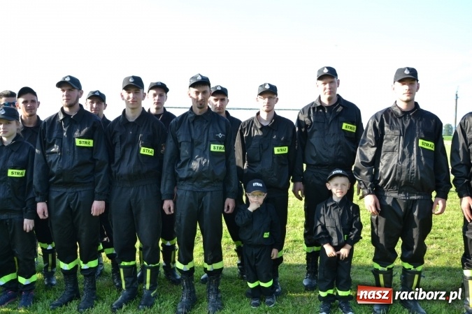Zdjęcie w galerii na portalu naszraciborz.pl: Strażacy z Roszkowa z nowym rekordem na zawodach w Rudyszwałdzie wiadomości z regionu