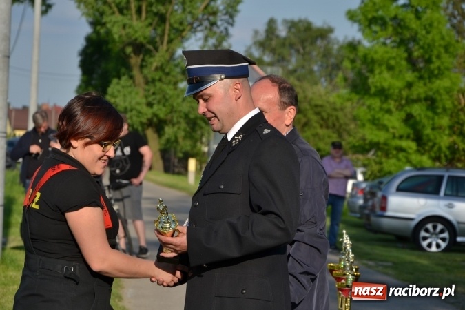 Zdjęcie w galerii na portalu naszraciborz.pl: Strażacy z Roszkowa z nowym rekordem na zawodach w Rudyszwałdzie wiadomości z regionu