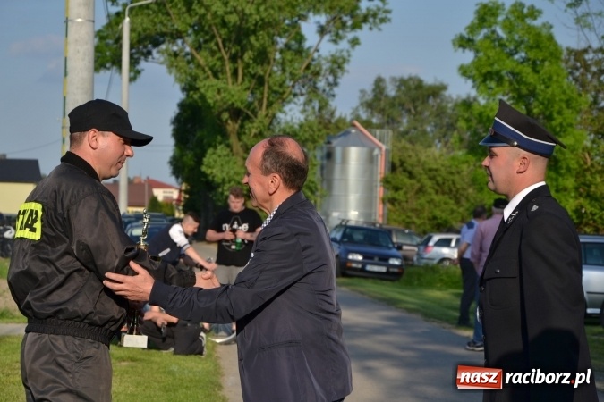 Zdjęcie w galerii na portalu naszraciborz.pl: Strażacy z Roszkowa z nowym rekordem na zawodach w Rudyszwałdzie wiadomości z regionu