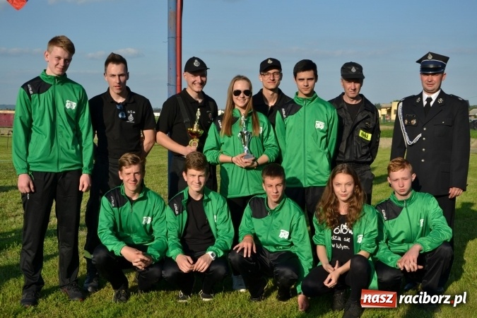 Zdjęcie w galerii na portalu naszraciborz.pl: Strażacy z Roszkowa z nowym rekordem na zawodach w Rudyszwałdzie wiadomości z regionu