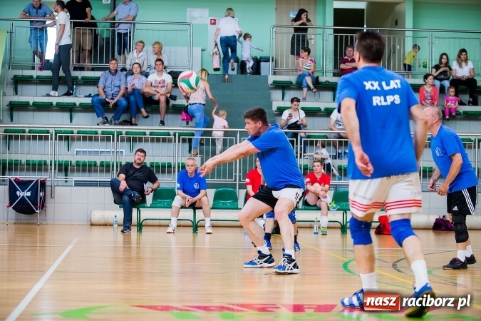 Zdjęcie w galerii na portalu naszraciborz.pl: XX-lecie Raciborskiej Ligi Piłki Siatkowej wiadomości z regionu