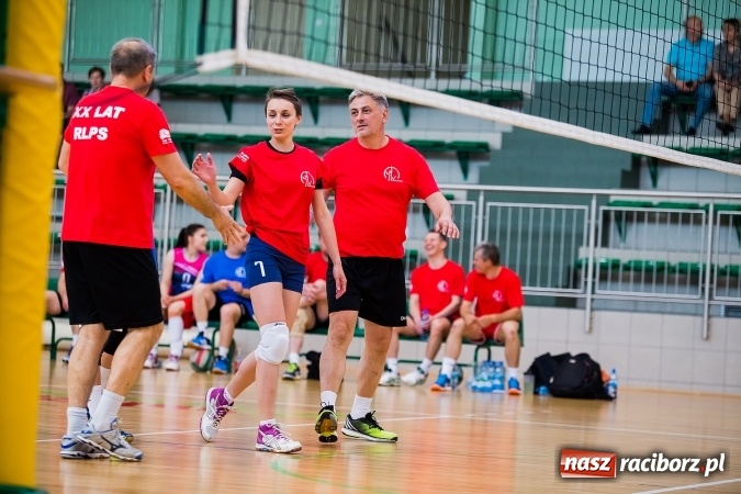 Zdjęcie w galerii na portalu naszraciborz.pl: XX-lecie Raciborskiej Ligi Piłki Siatkowej wiadomości z regionu